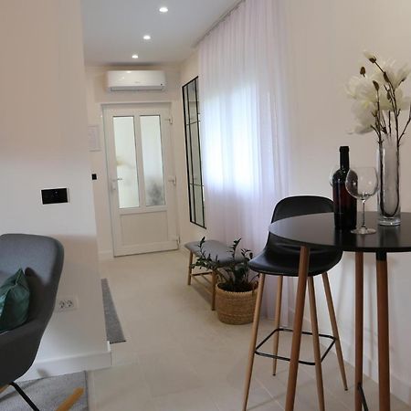 Flora Studio Apartments Кореница Екстер'єр фото