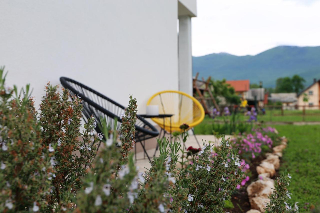 Flora Studio Apartments Кореница Екстер'єр фото