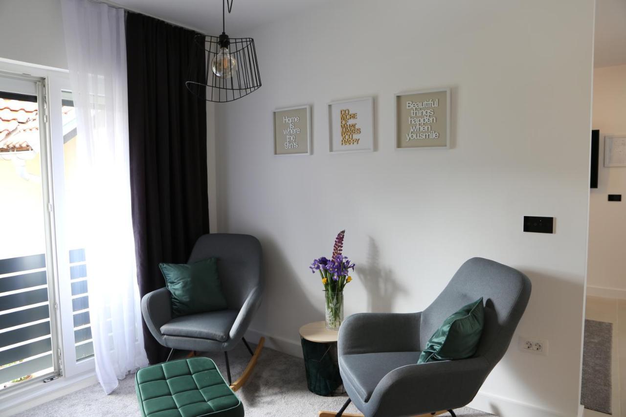 Flora Studio Apartments Кореница Екстер'єр фото