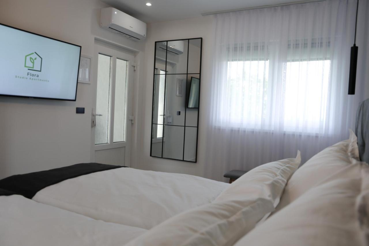 Flora Studio Apartments Кореница Екстер'єр фото
